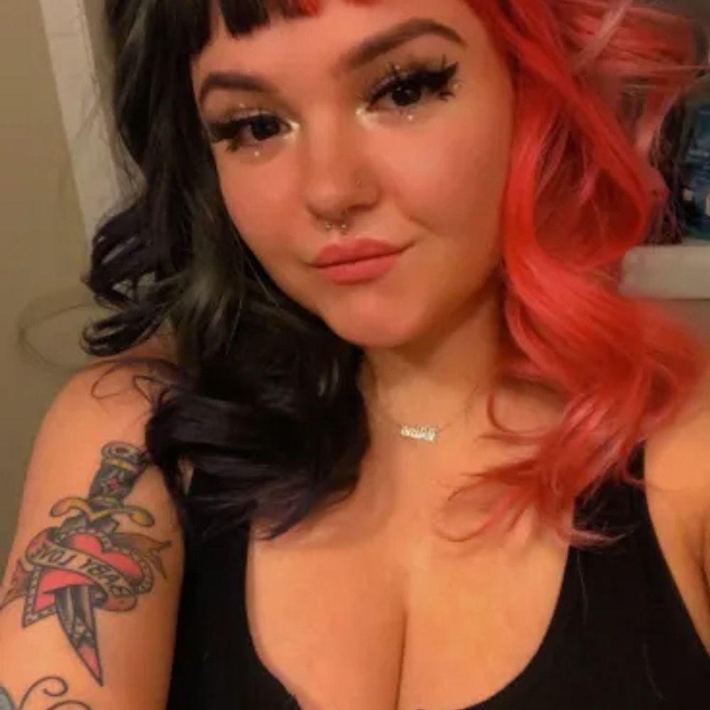rayna bee