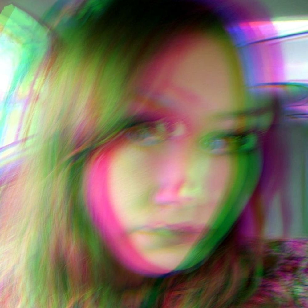 M M