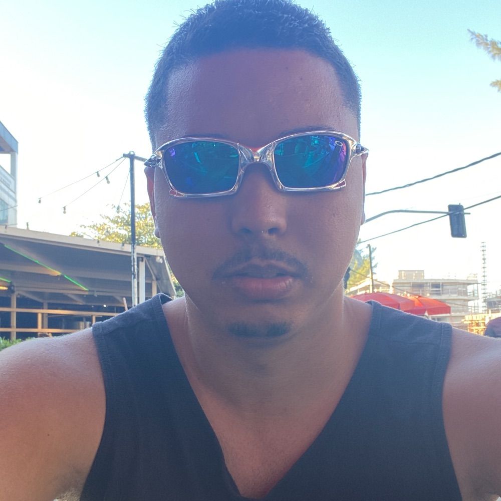 Menino tégia