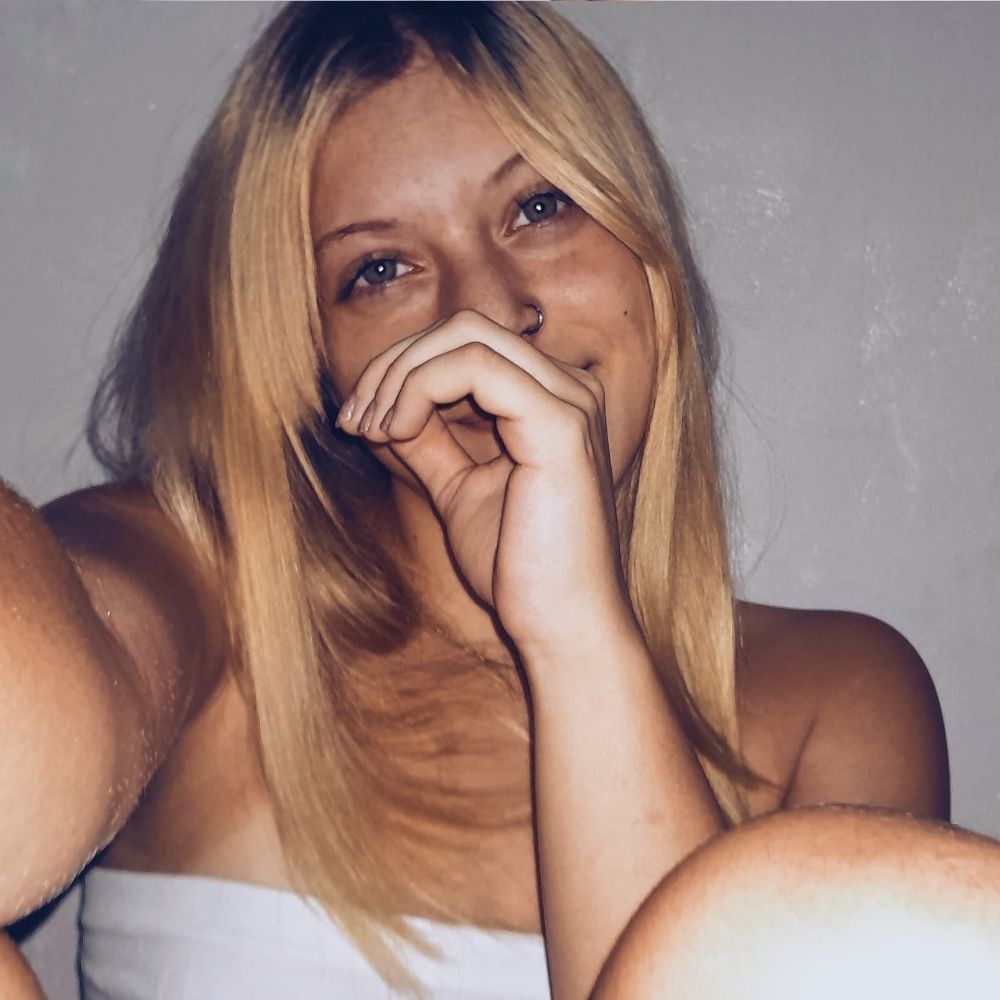 𝚕𝚒𝚊    ♡
