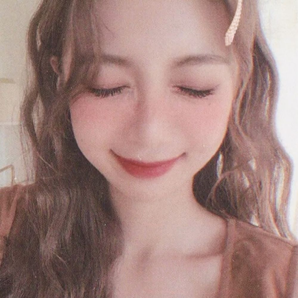 dami pics ⊹