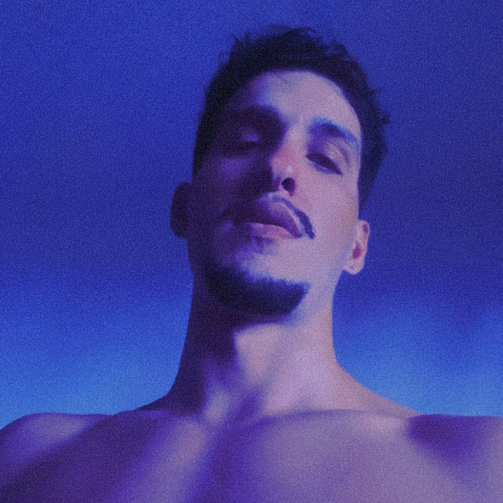 L e v i