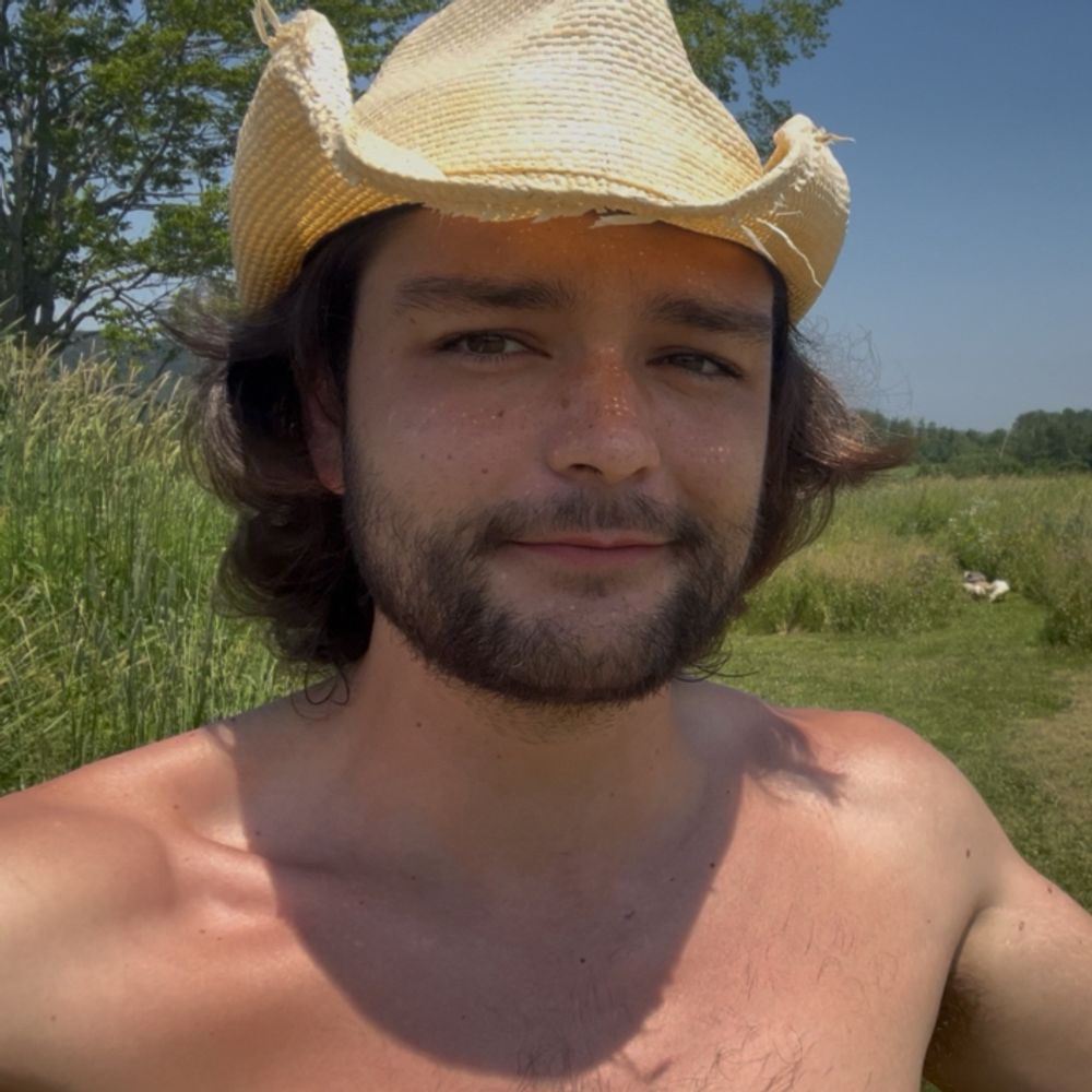 NakedAcreUncut