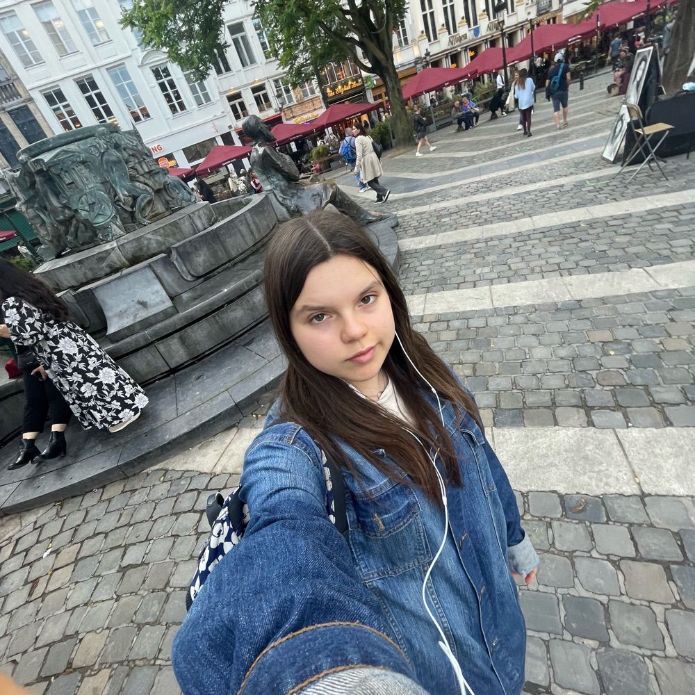 Leonie De Decker