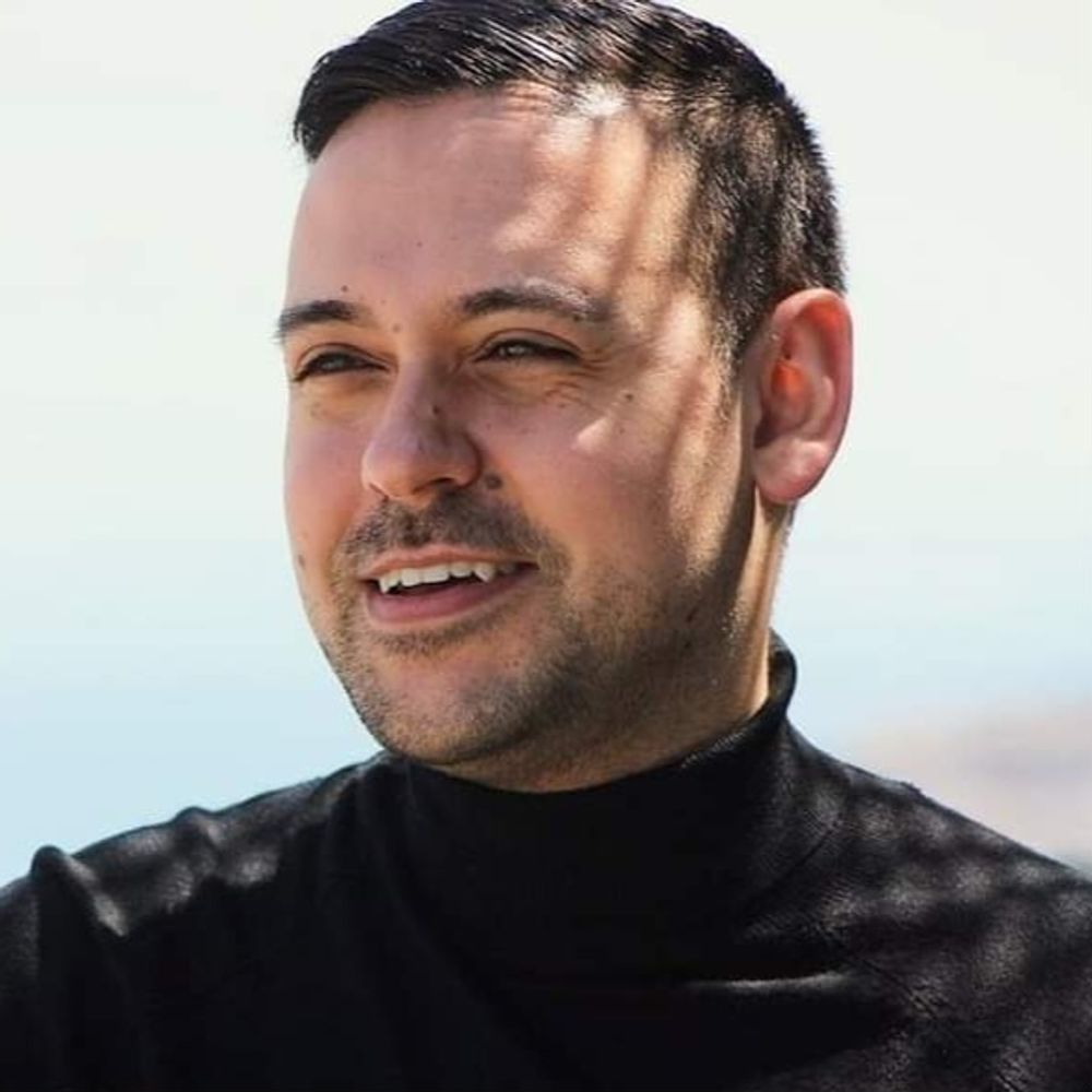 🌑Vicente Rico