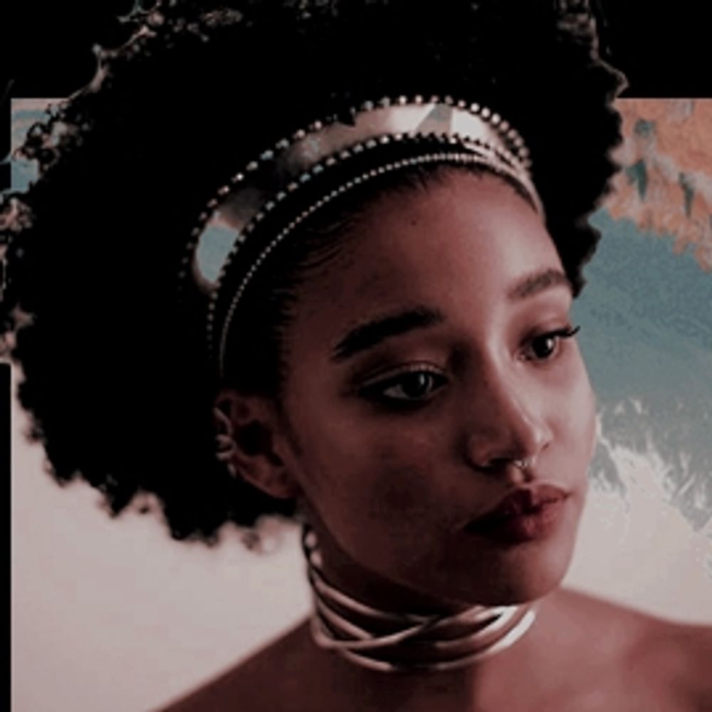 ‍ ‍ ‍ ‍ 𝐡𝐚𝐳𝐞𝐥.