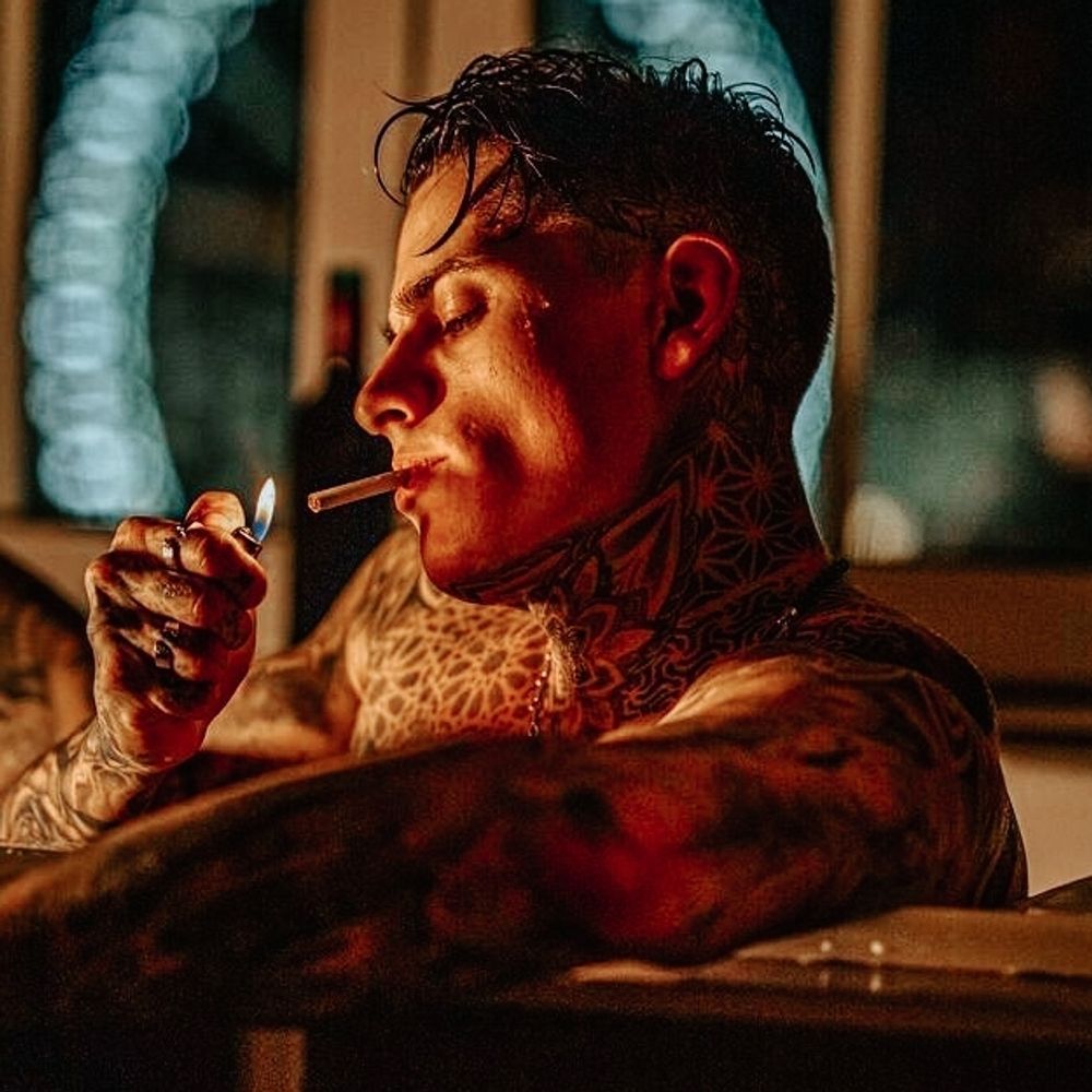 𝐝𝐚𝐧𝐭𝐞 𝐛.