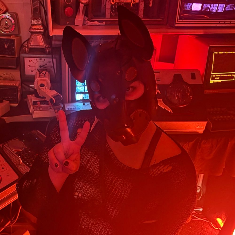🐾 AJ  🔜 mff