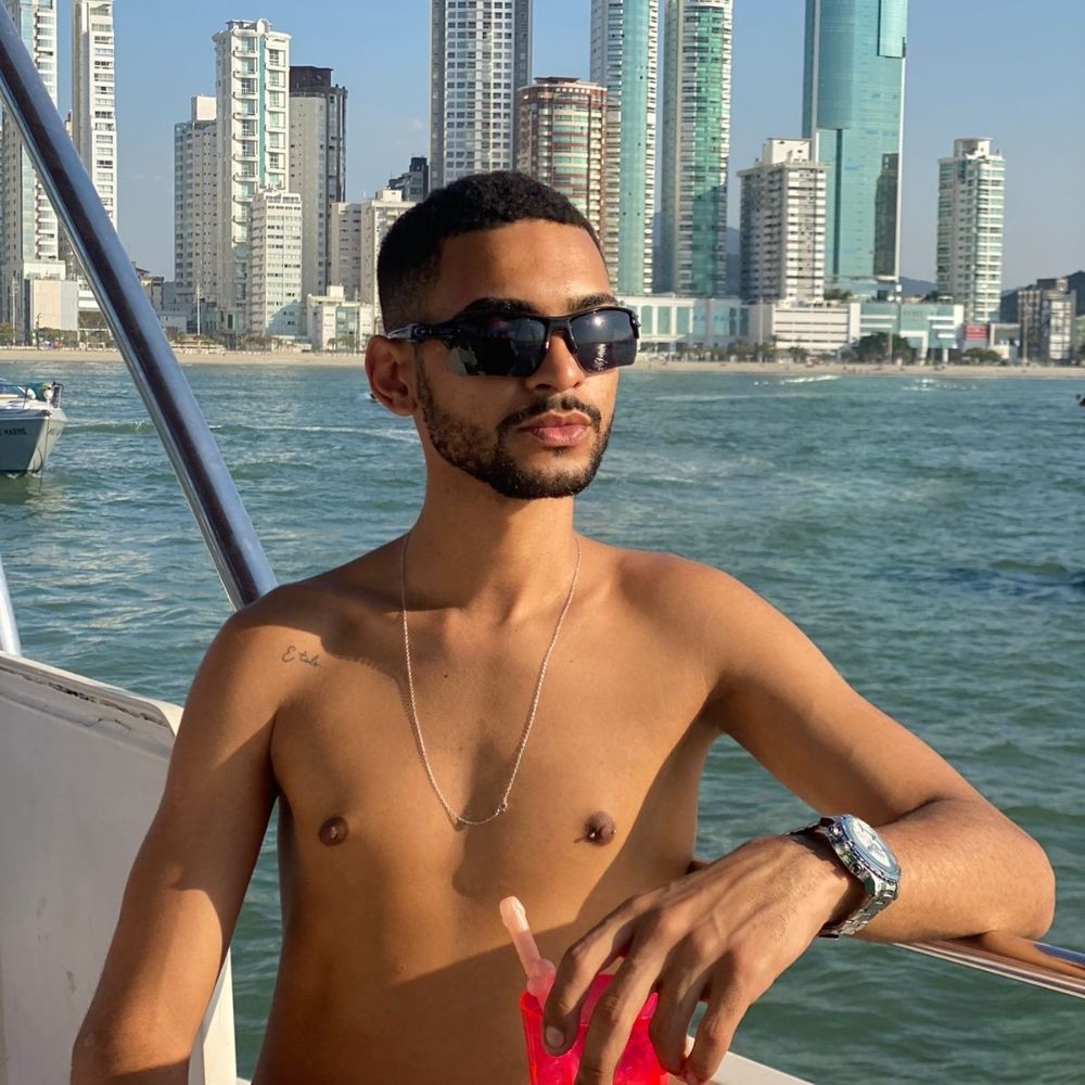 P1NK B🔞Y