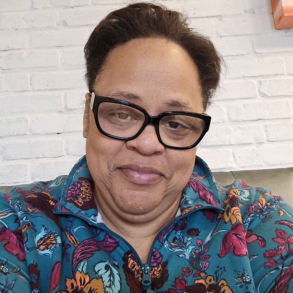 Audrey J Murrell