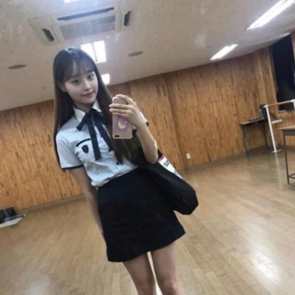 reporting live from chuu's business