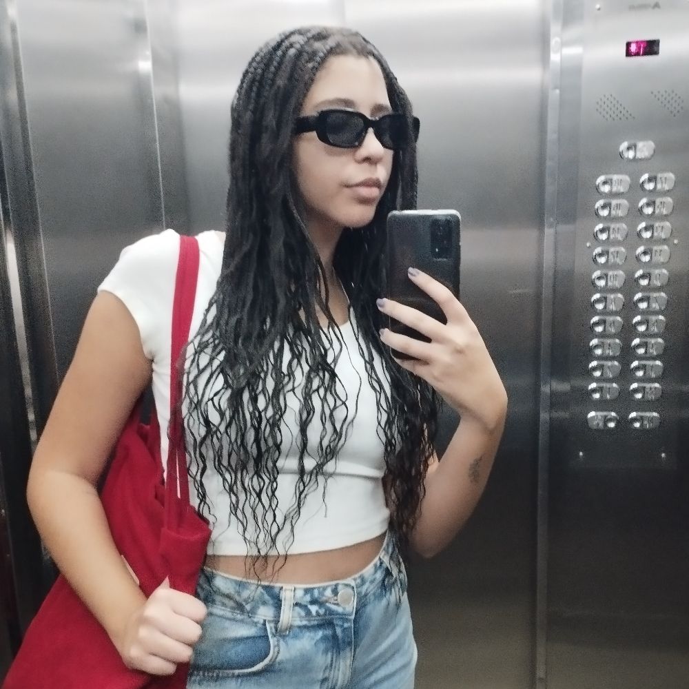 Isabela Melo