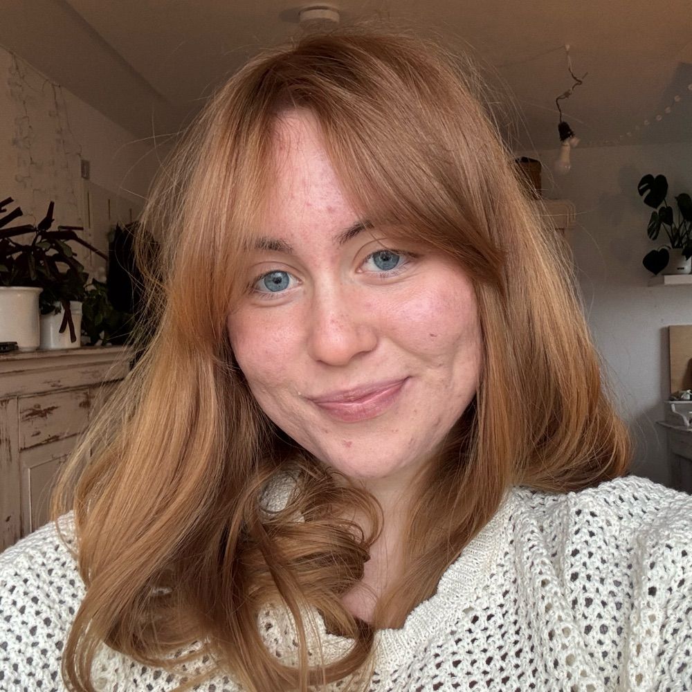 Emily | Bücherliebhaberin & Hobbyautorin 🧚🏼‍♀️