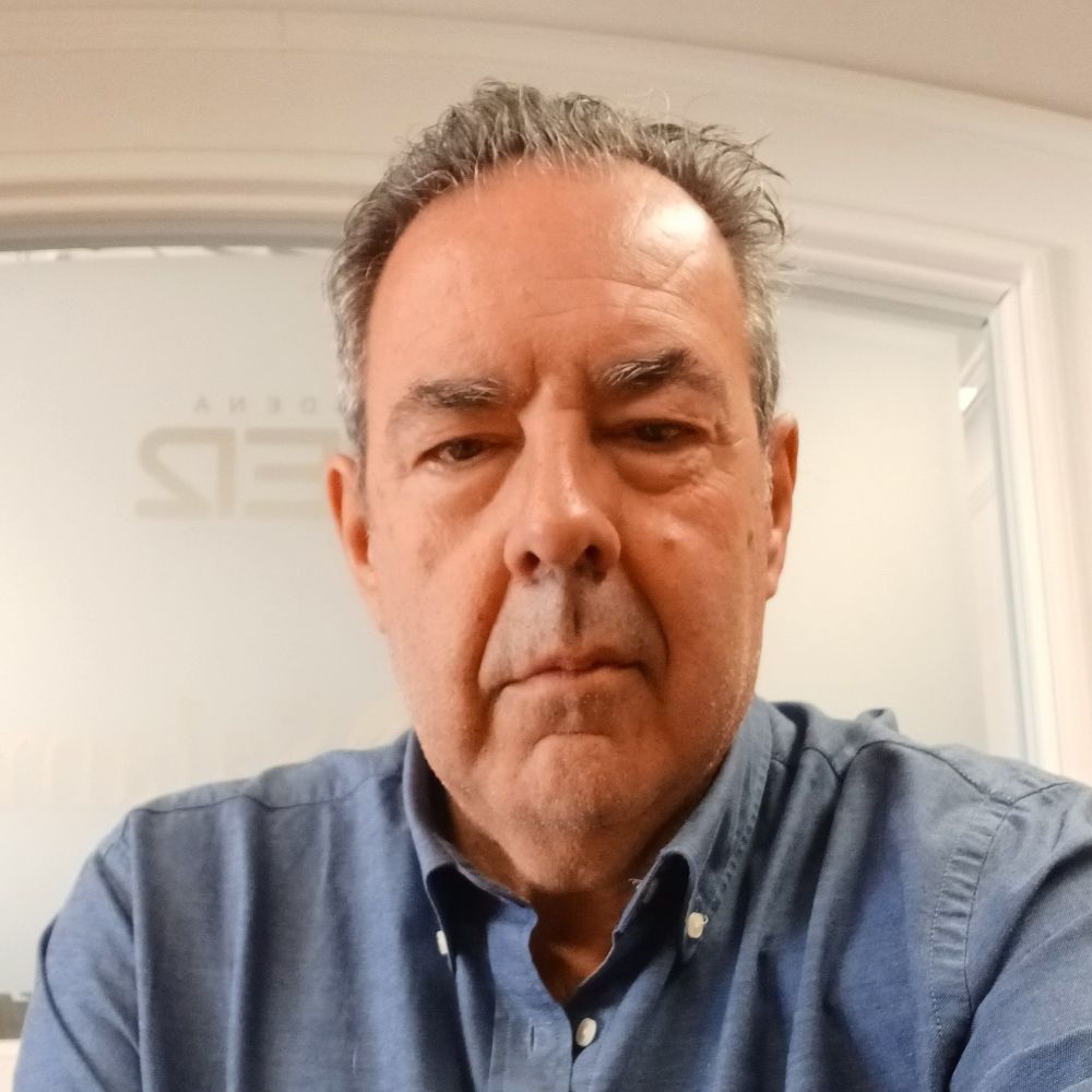 Asomado al rio