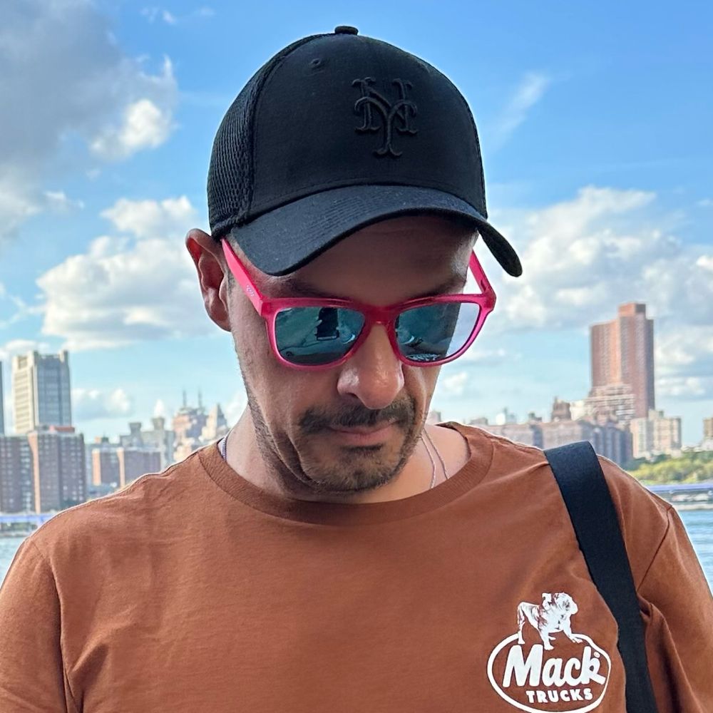 DJ