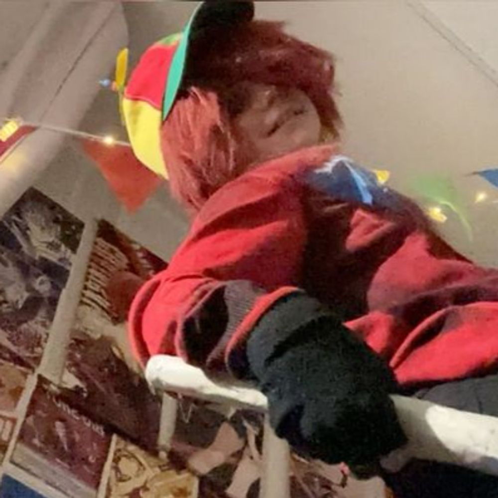 Dani (explodes ! ?)