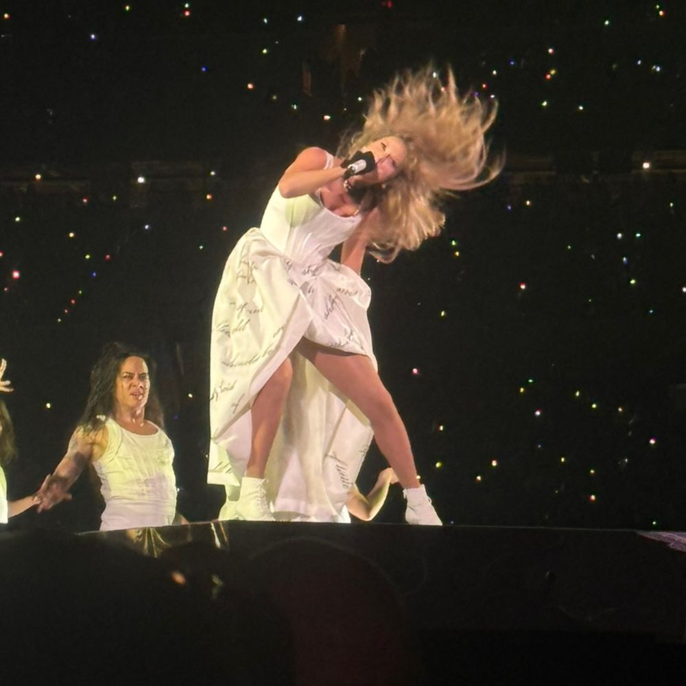 lightsofmanhattan.swifties.social profile picture