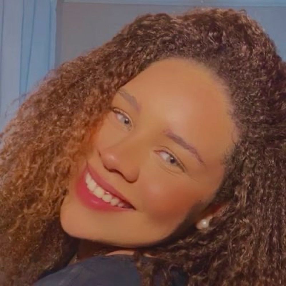 júlia 