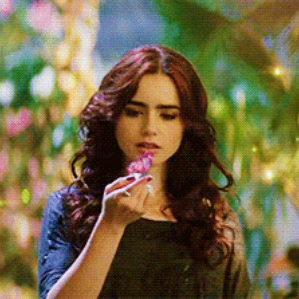 ➰☽☼✶ ℜ𝔞𝔳𝔢𝔫 ✶☼☾➰- Lendo: Por trás dos súditos.