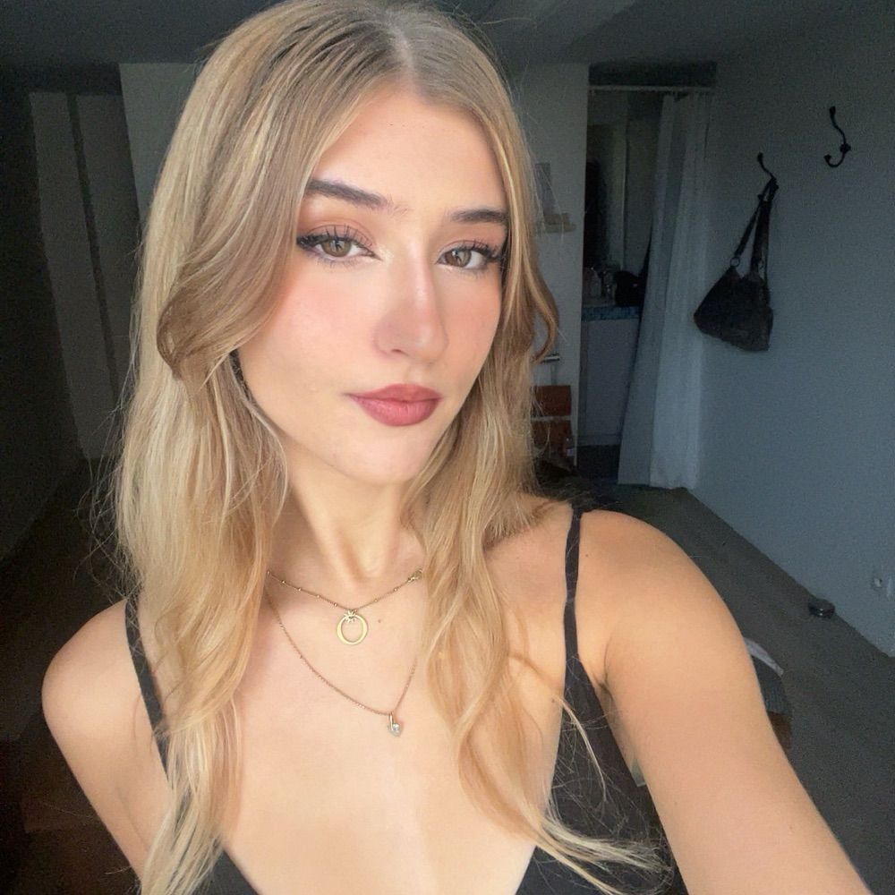 julie 🎀