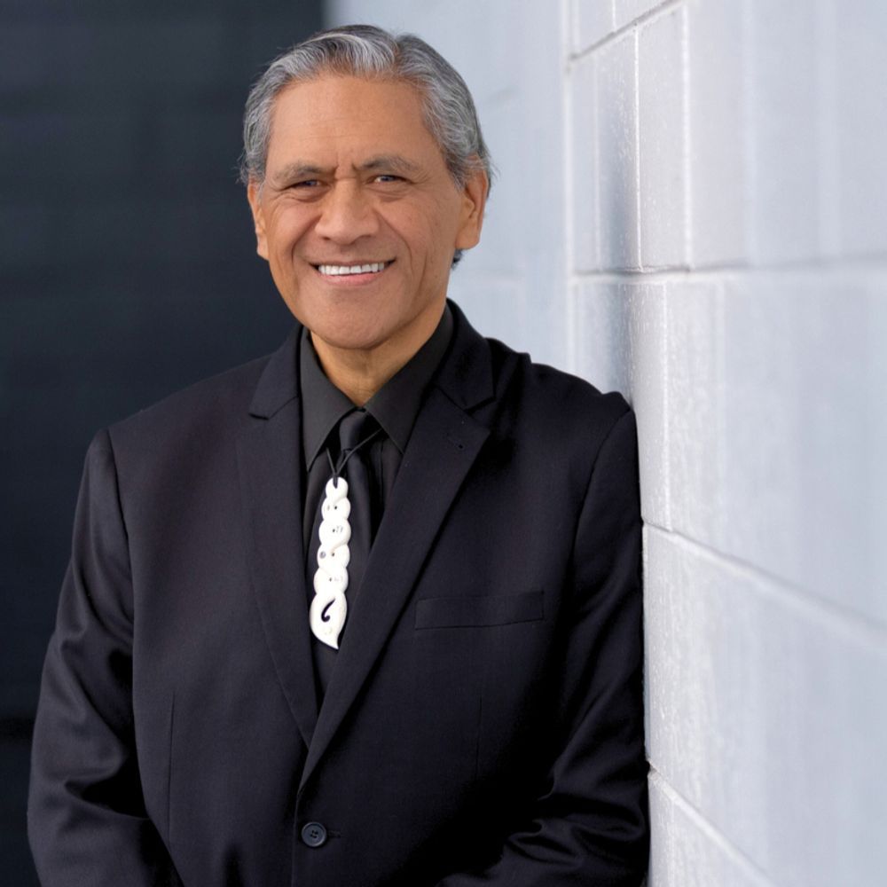 Dr. Michael W Taiapa
