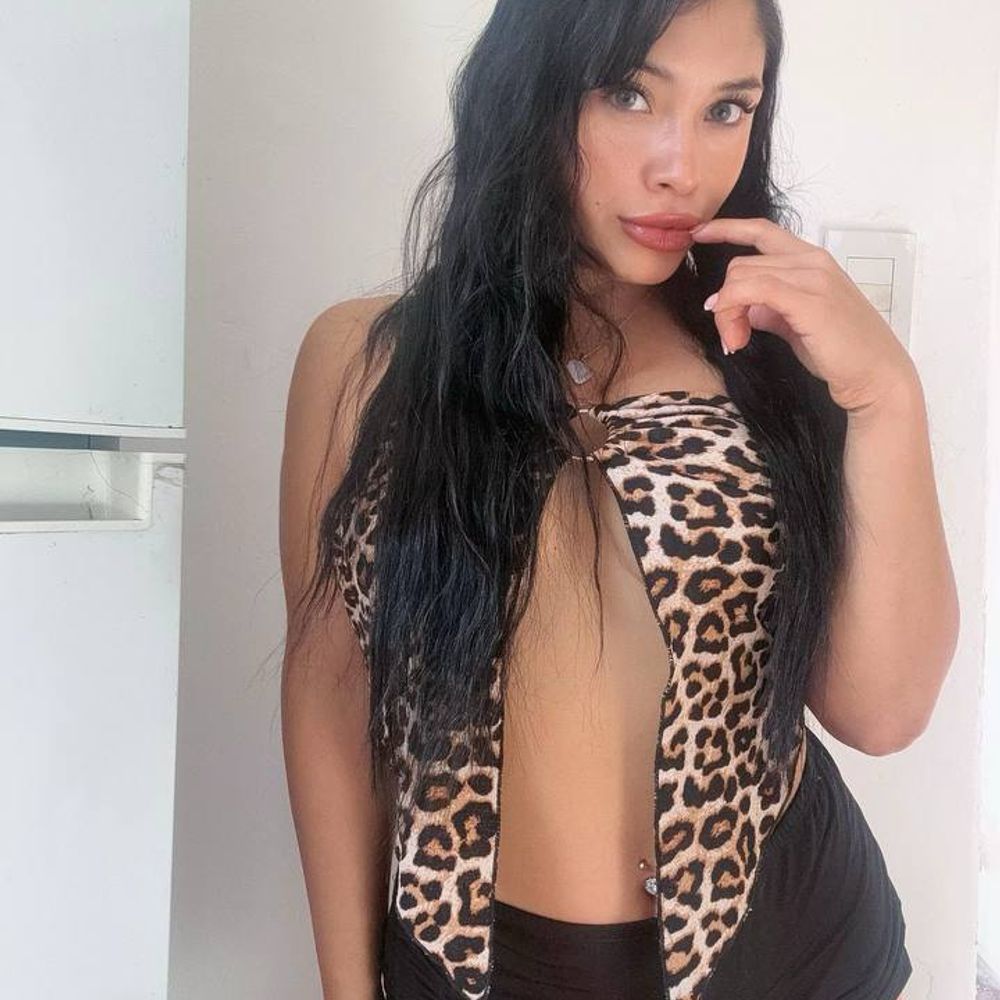 🧨 Ashley Stoney