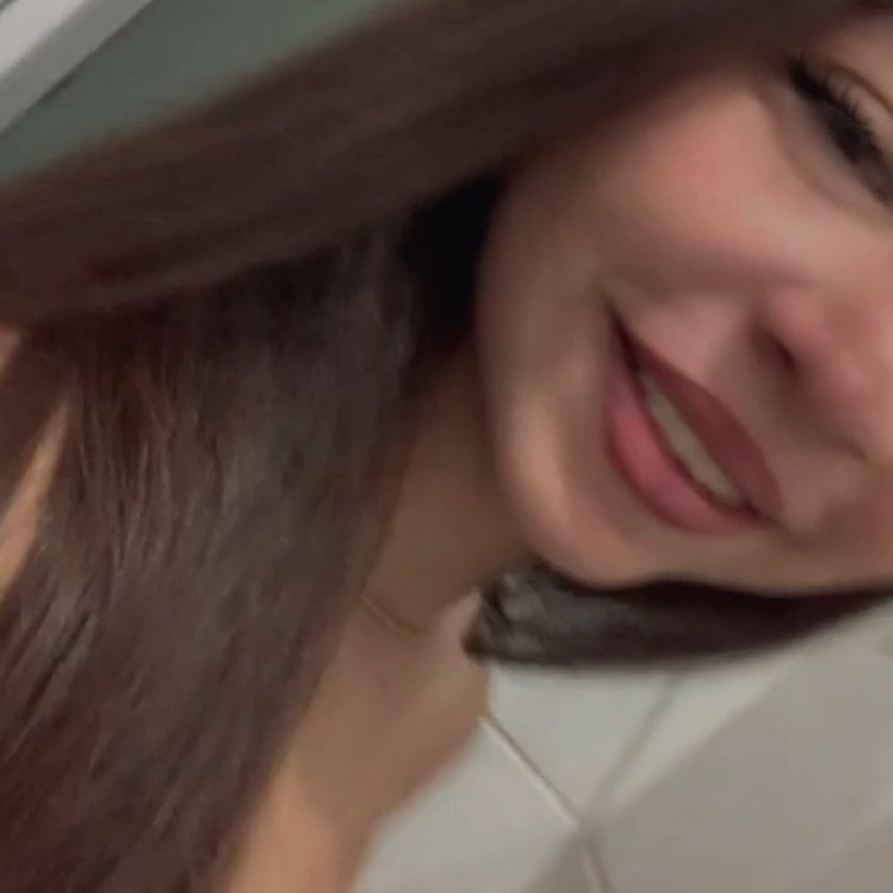 Micaely C.