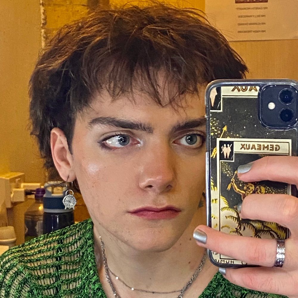 gareth (they/them)