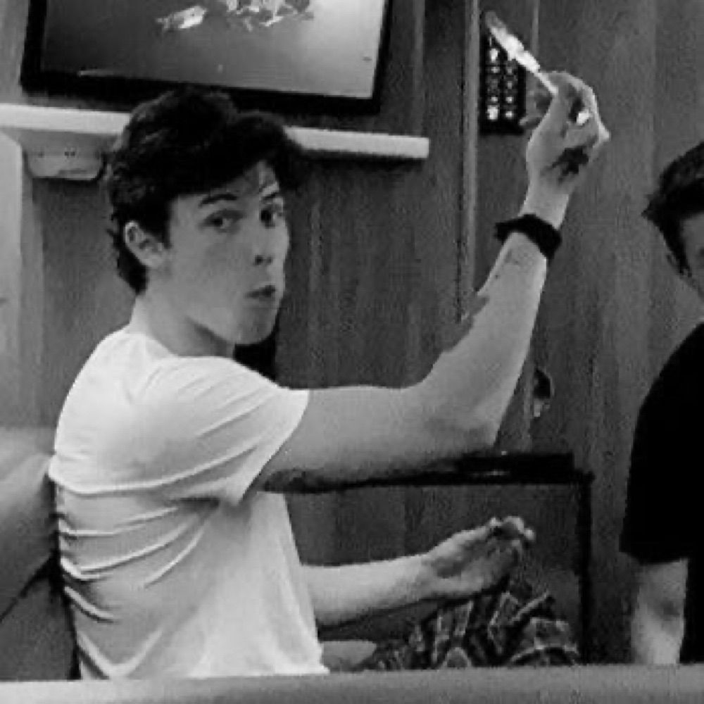 clara • vai ver o Shawn
