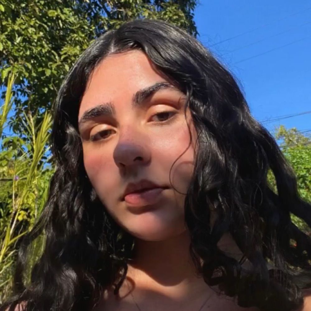 laura•