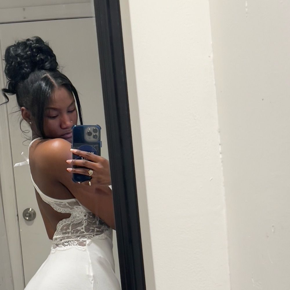 HOT EBONY HOST