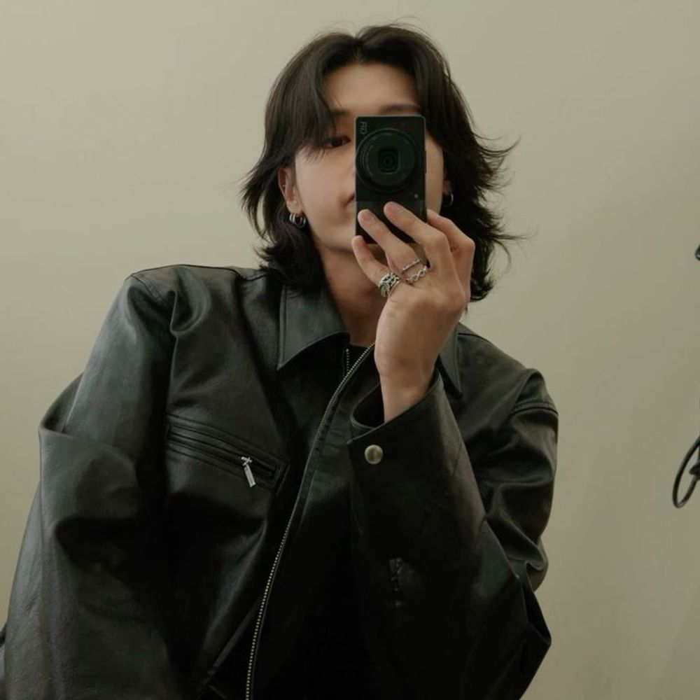 ᴇᴍ ✶ 