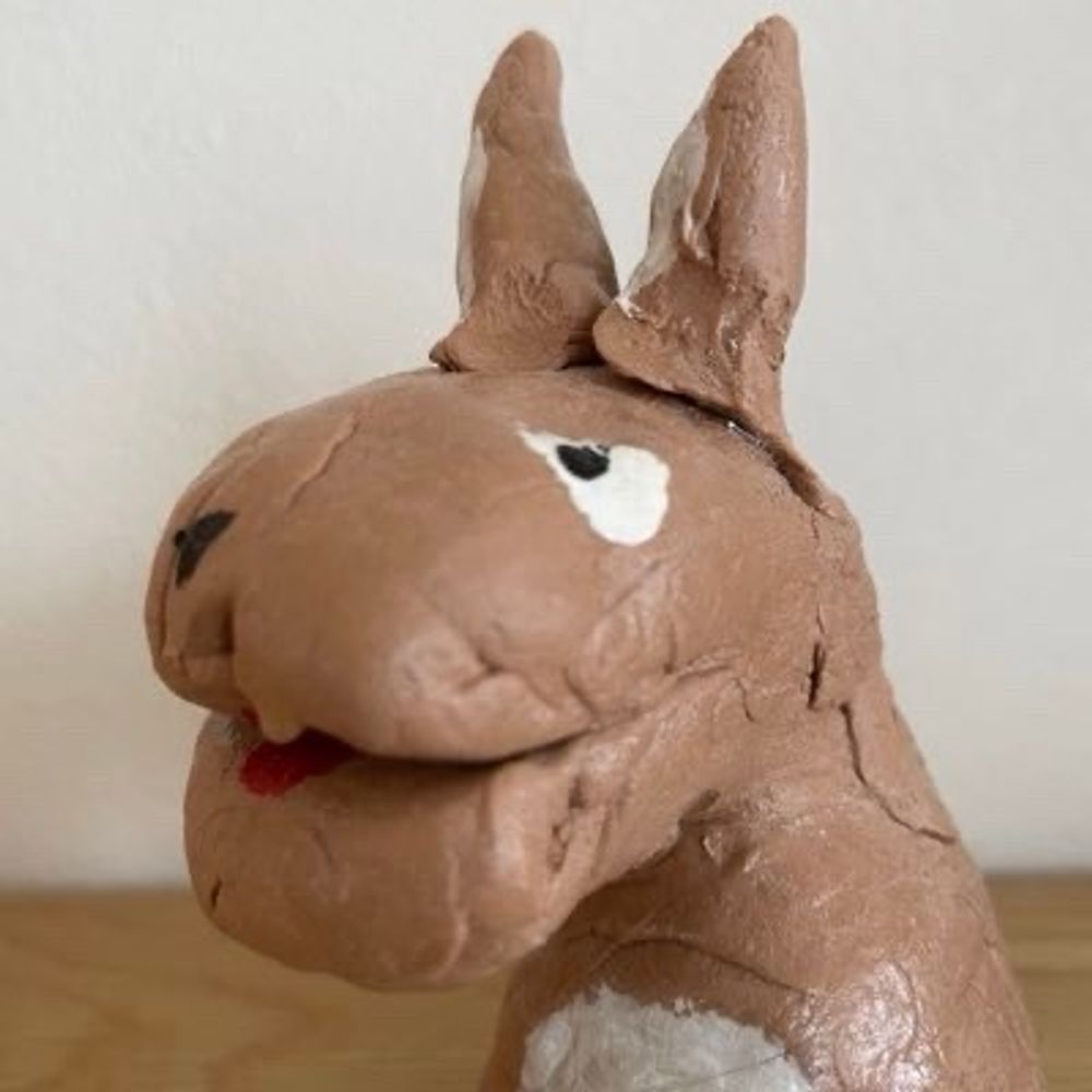 もにやん
