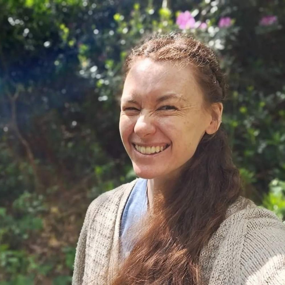 Dr Jes Hooper