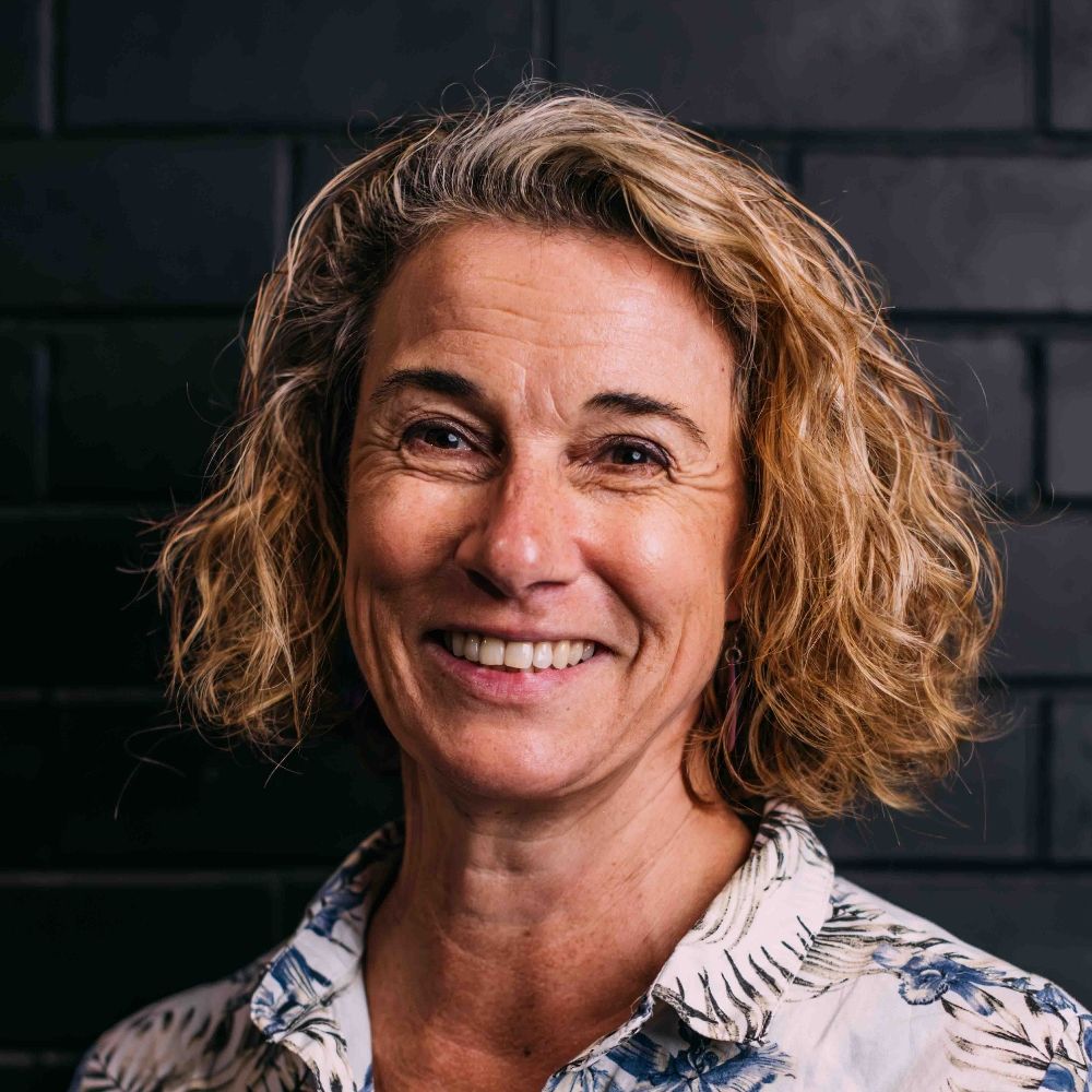 Dr Linda Lorenza