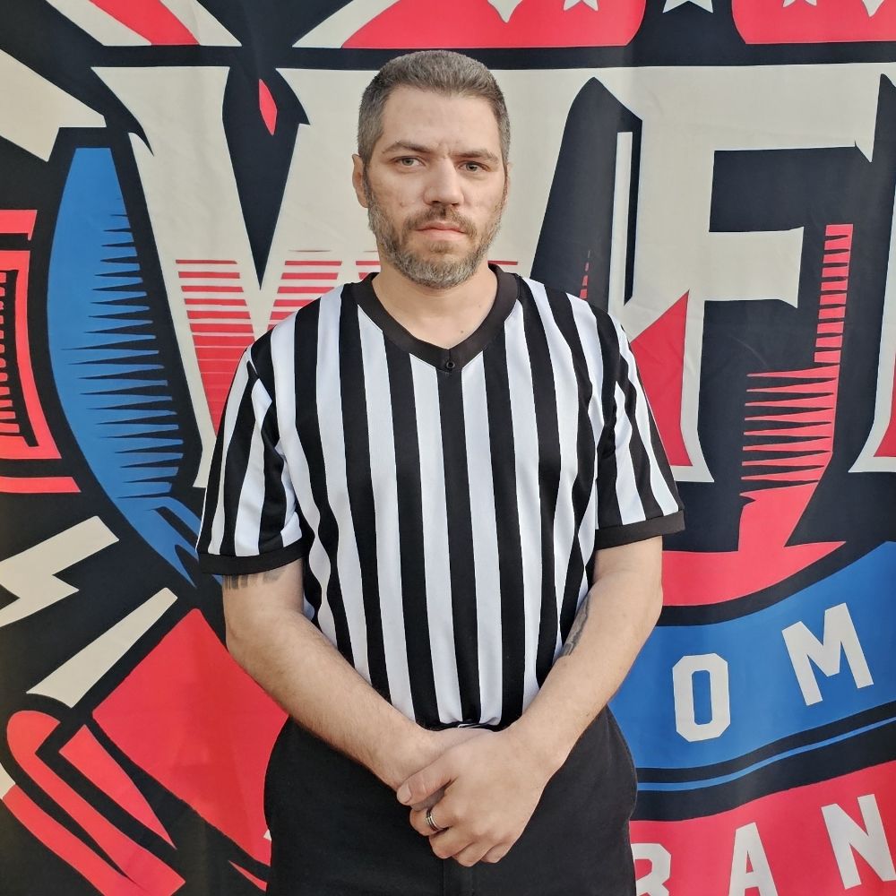 Referee Nick Gallo