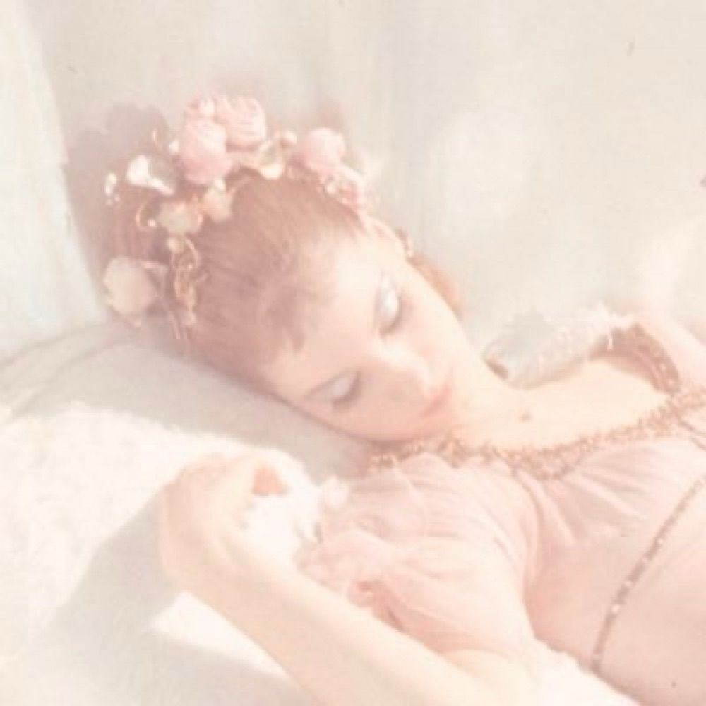 𝑓𝑙𝑜𝑟𝑖𝑙𝑒́𝑔𝑖𝑜𝑠 𝑑𝑒 𝑛𝑖𝑛𝑓𝑒́𝑖𝑎, 🕊️