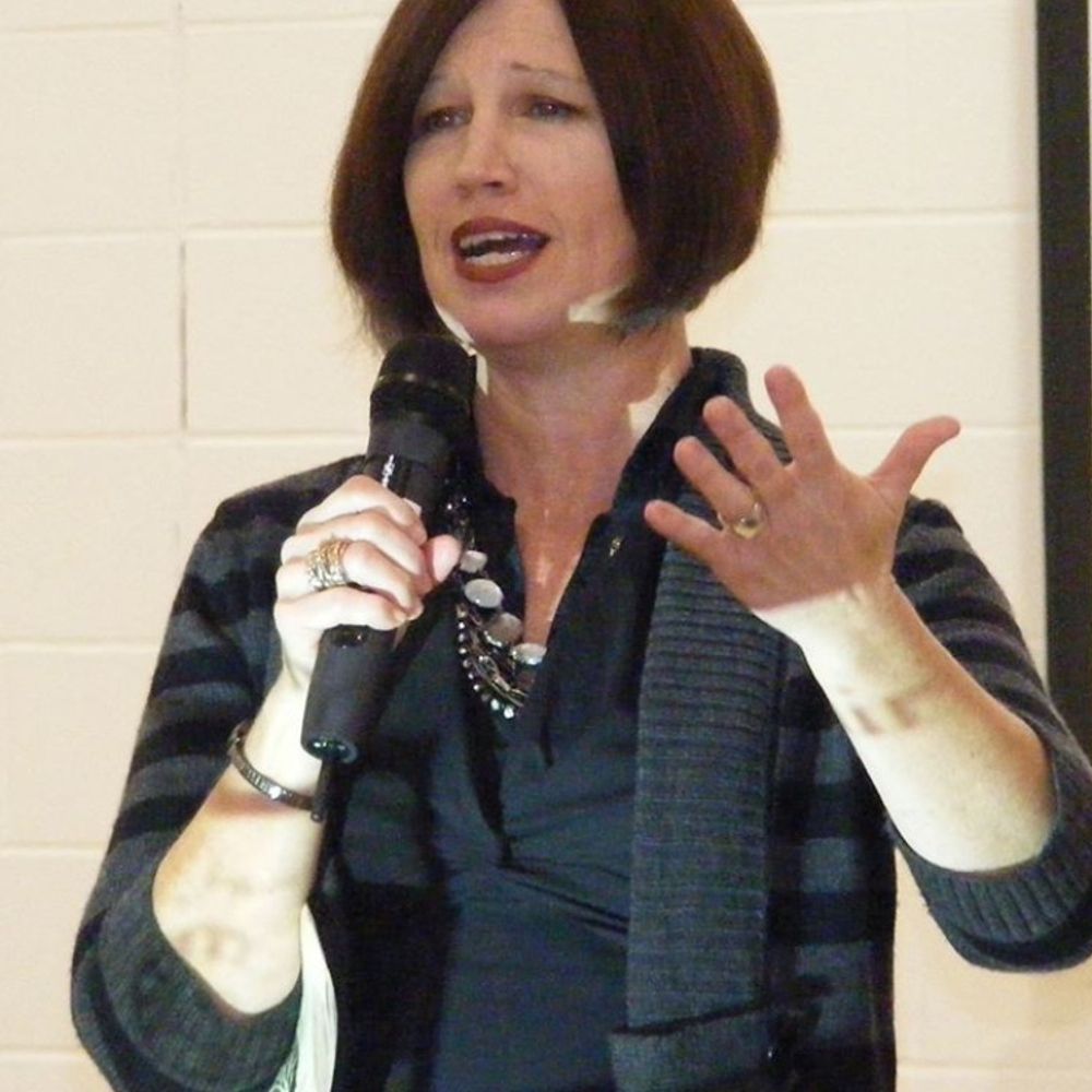 Kelly D Mezurek