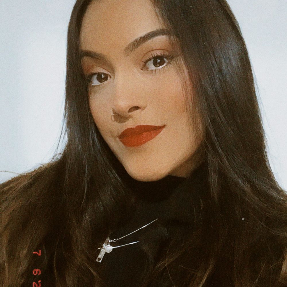 Isadora Carvalho 
