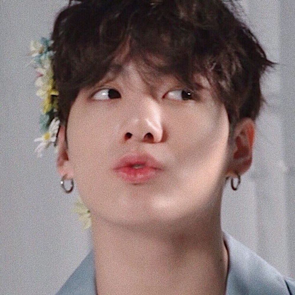       𝓣𝓪𝓮𝓴𝓸𝓸𝓴
     ‧₊˚🖇️✩ ₊˚🎧⊹♡