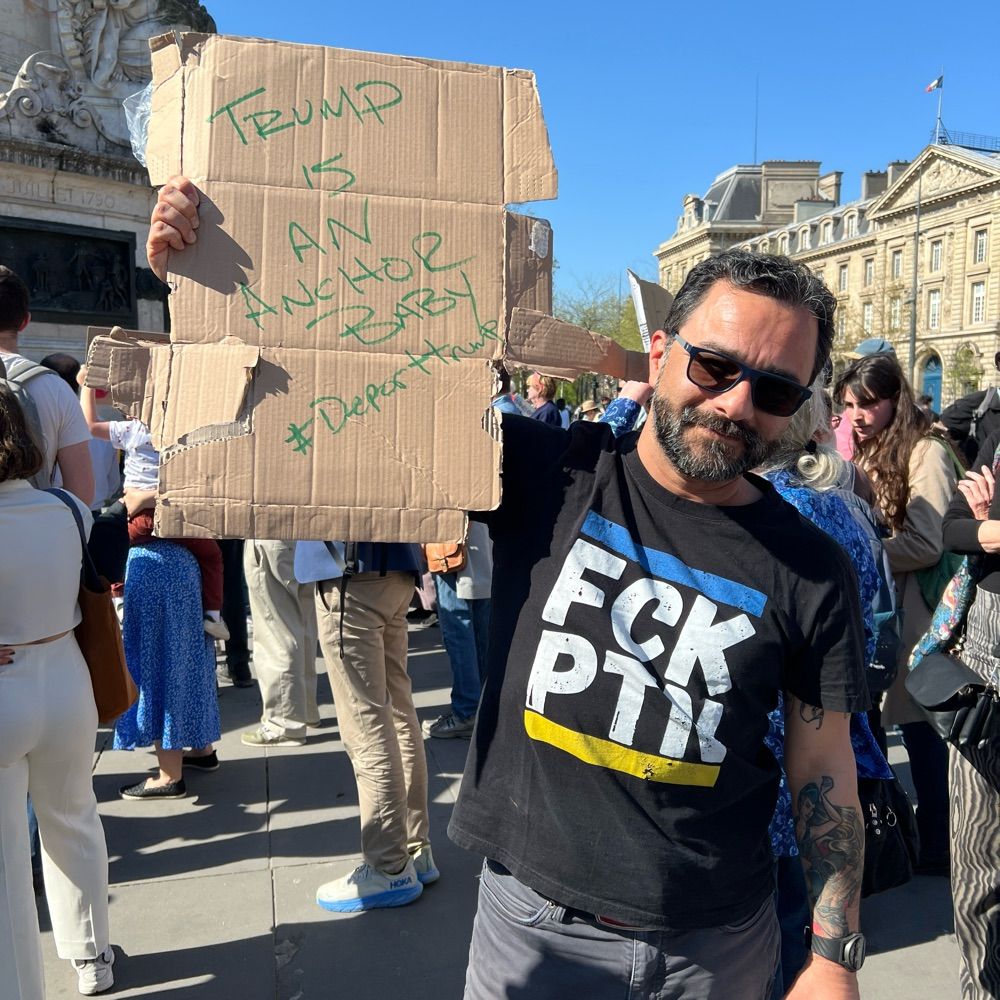 Chicano in Paris