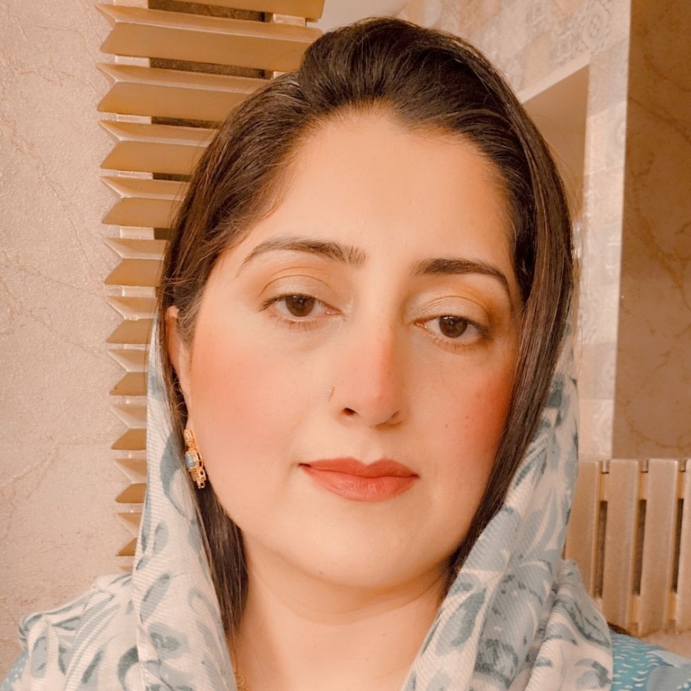 Hina khan