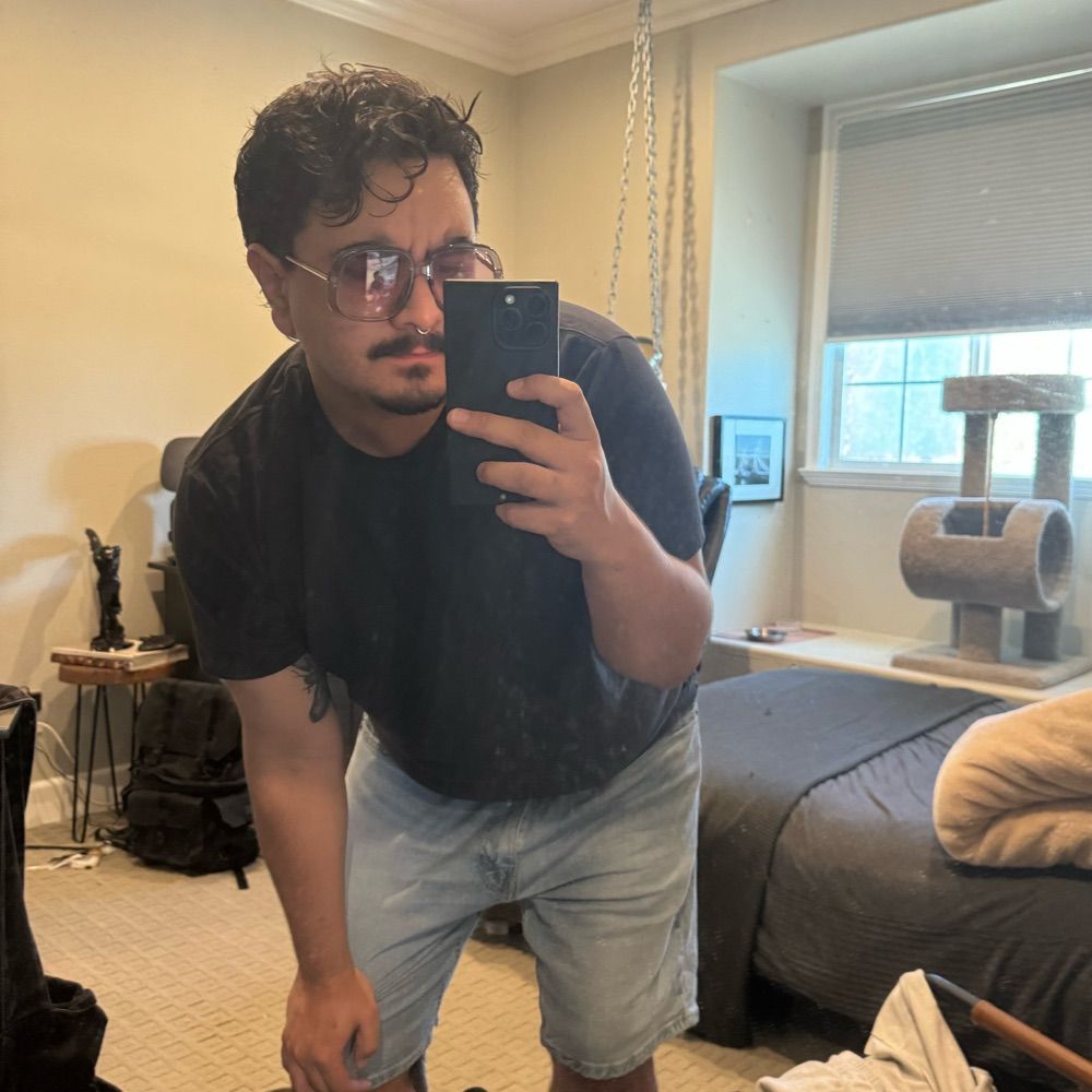 Mo
