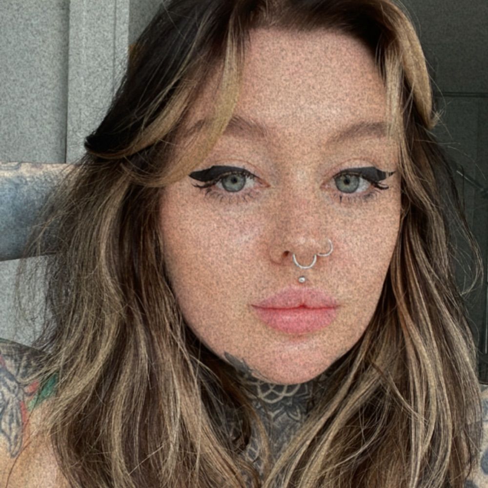 Rhi 🌸