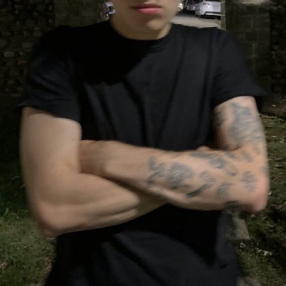 dj ⭑