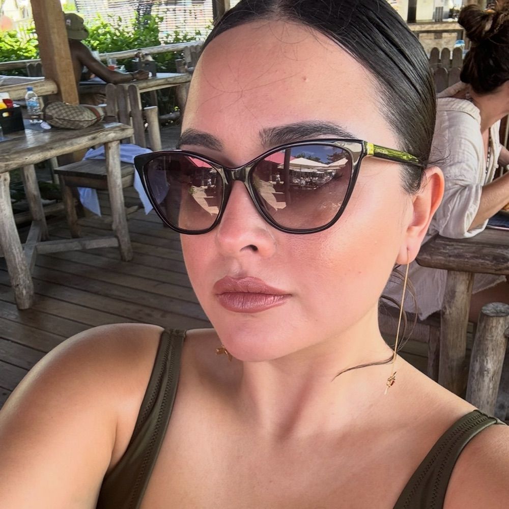 Daniela.