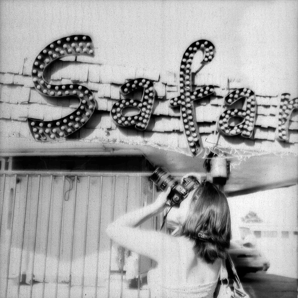 Stefanie | Neon Sign Photographer