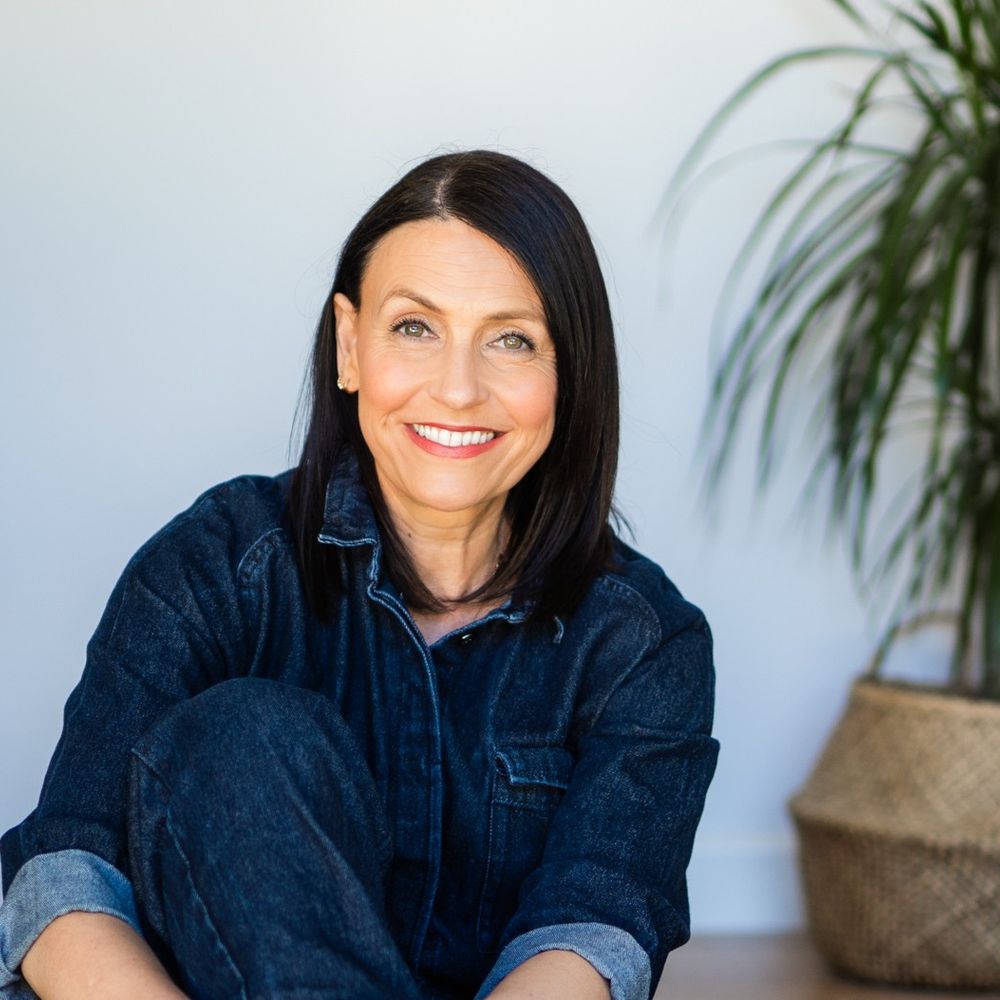 Jo Edge Social