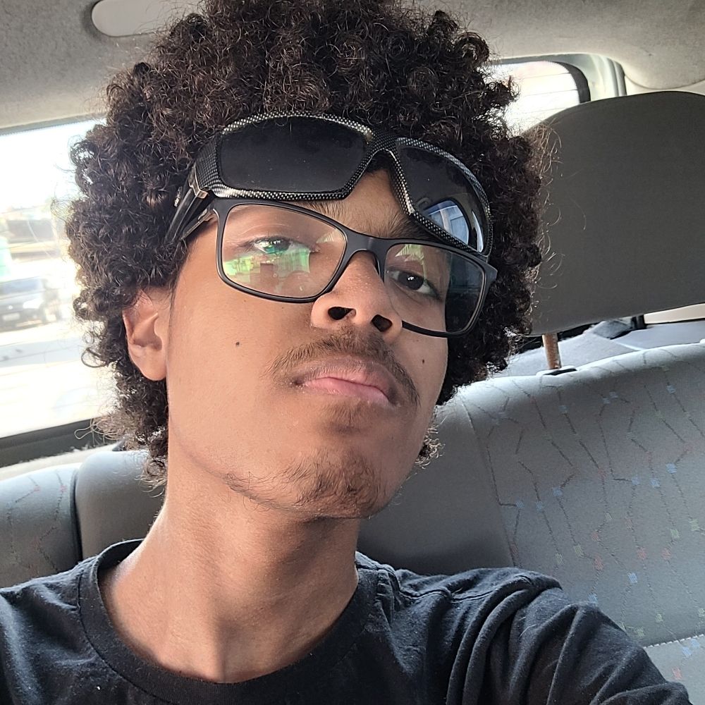 Thi (emoji de morceguinho)
