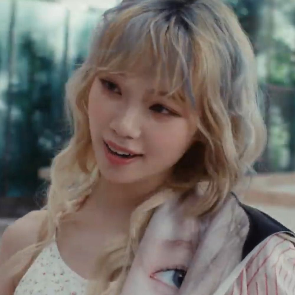 chaewon utted 🫦